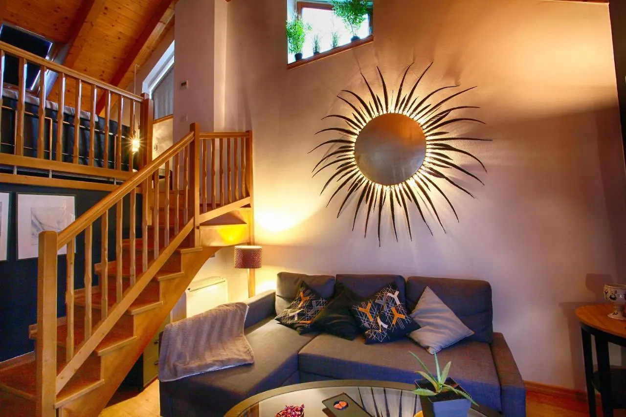 The Cozy Nest - Bellano Vila